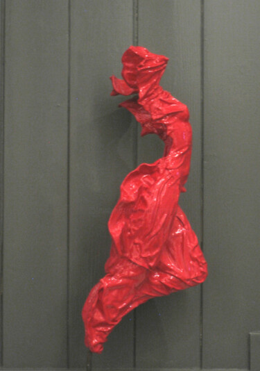 femme - sculpture résine époxy laquée rouge