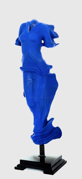 sculpture femme 130 cm outremer